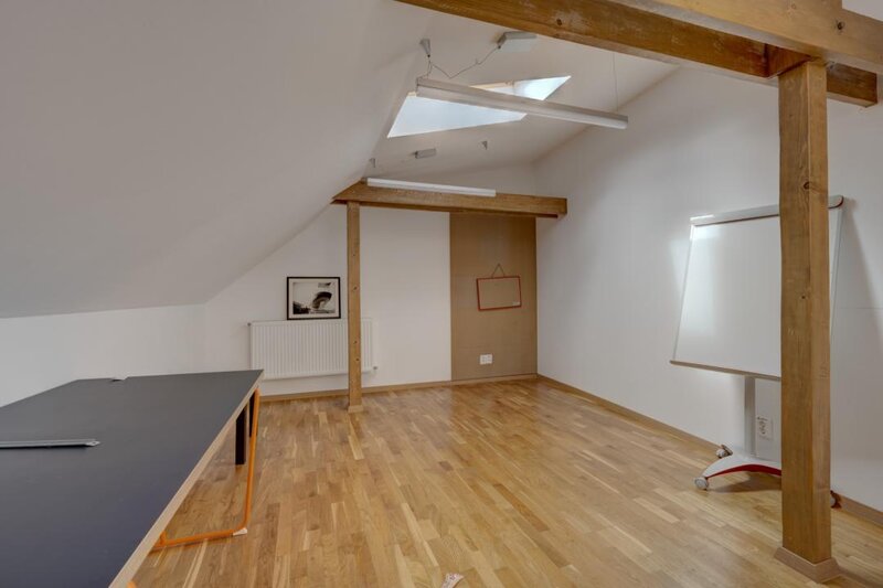 Cartierul Evreiesc, casa 3 camere, pivnita si mansarda open space.